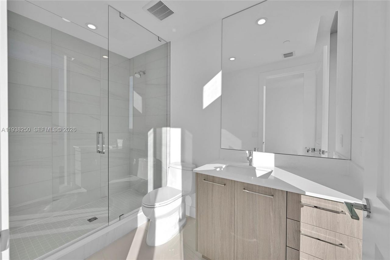 151 N Seabreeze, Unit 1701E, Fort Lauderdale, FL 33304 Photo