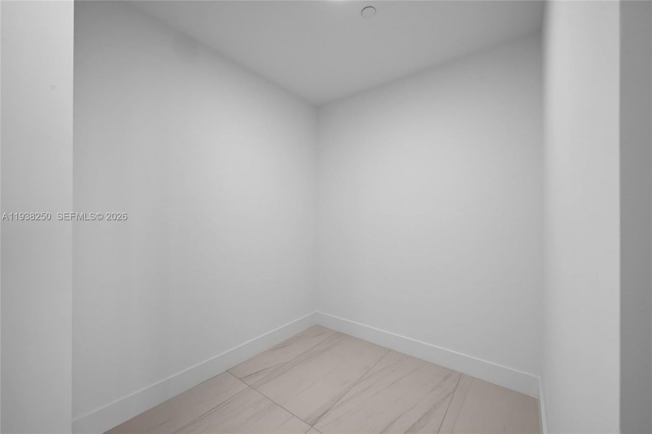 151 N Seabreeze, Unit 1701E, Fort Lauderdale, FL 33304 Photo