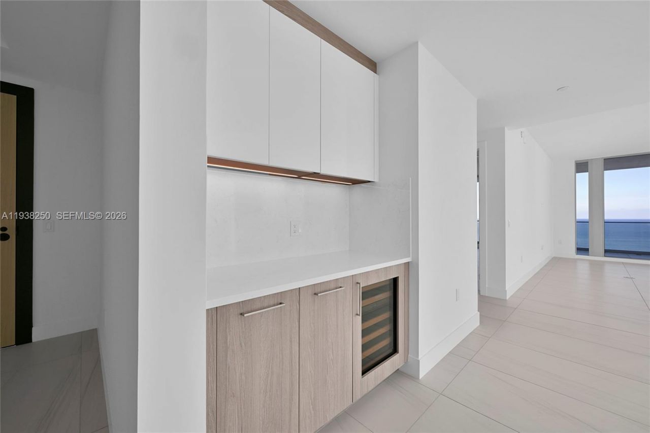 151 N Seabreeze, Unit 1701E, Fort Lauderdale, FL 33304 Photo