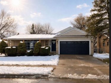 14851 Williamsburg Drive, Riverview, MI 48193