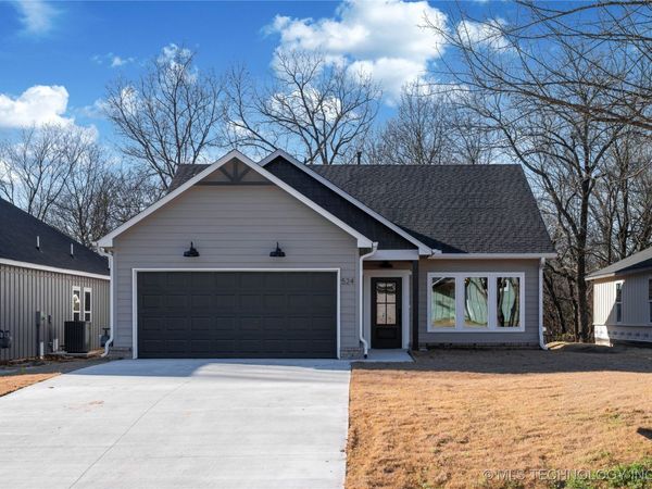 524 S Division Street, Coweta, OK 74429