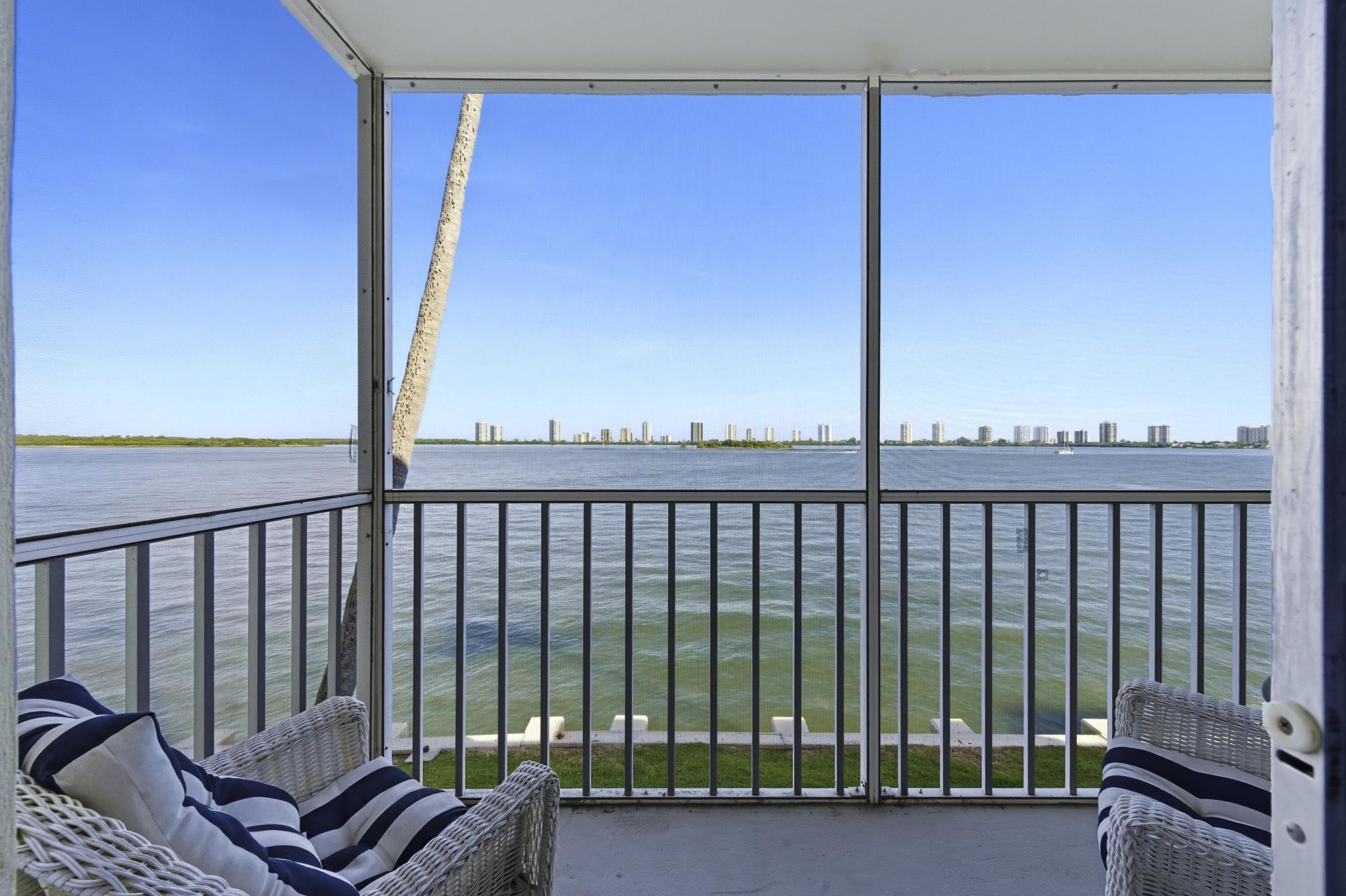 100 Doolen Court, Unit 203, North Palm Beach, FL 33408 Photo