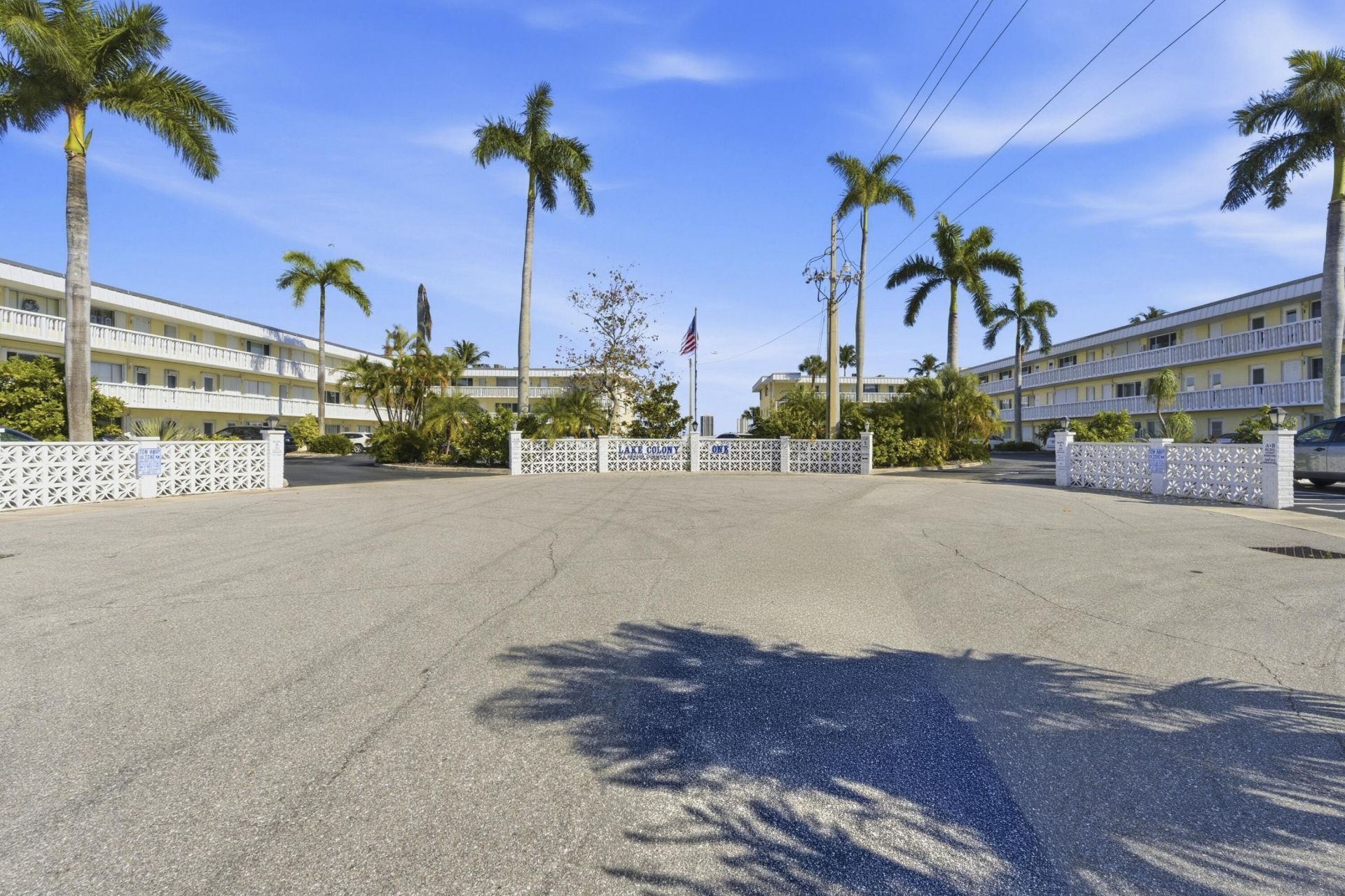 100 Doolen Court, Unit 203, North Palm Beach, FL 33408 Photo