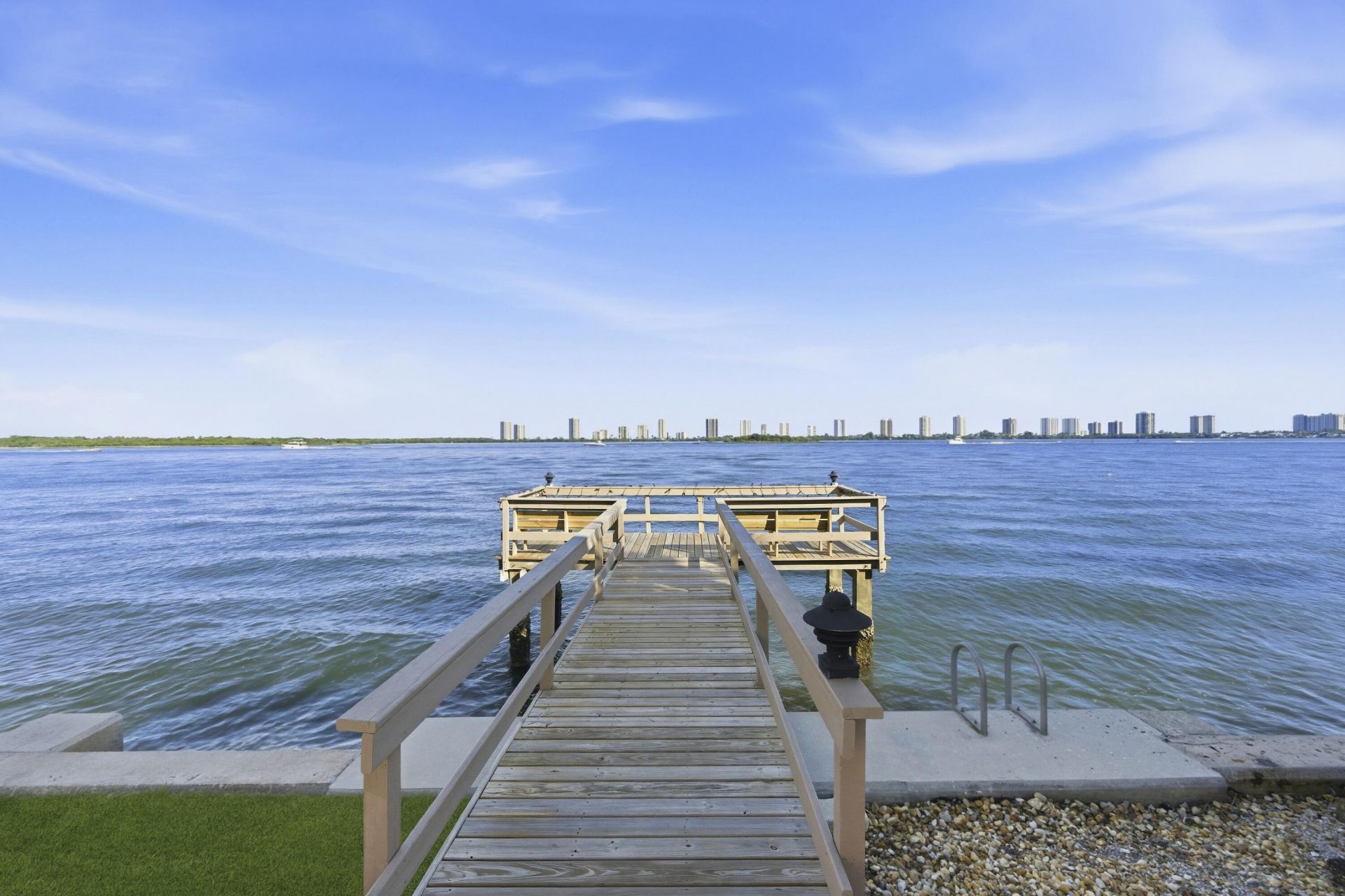 100 Doolen Court, Unit 203, North Palm Beach, FL 33408 Photo