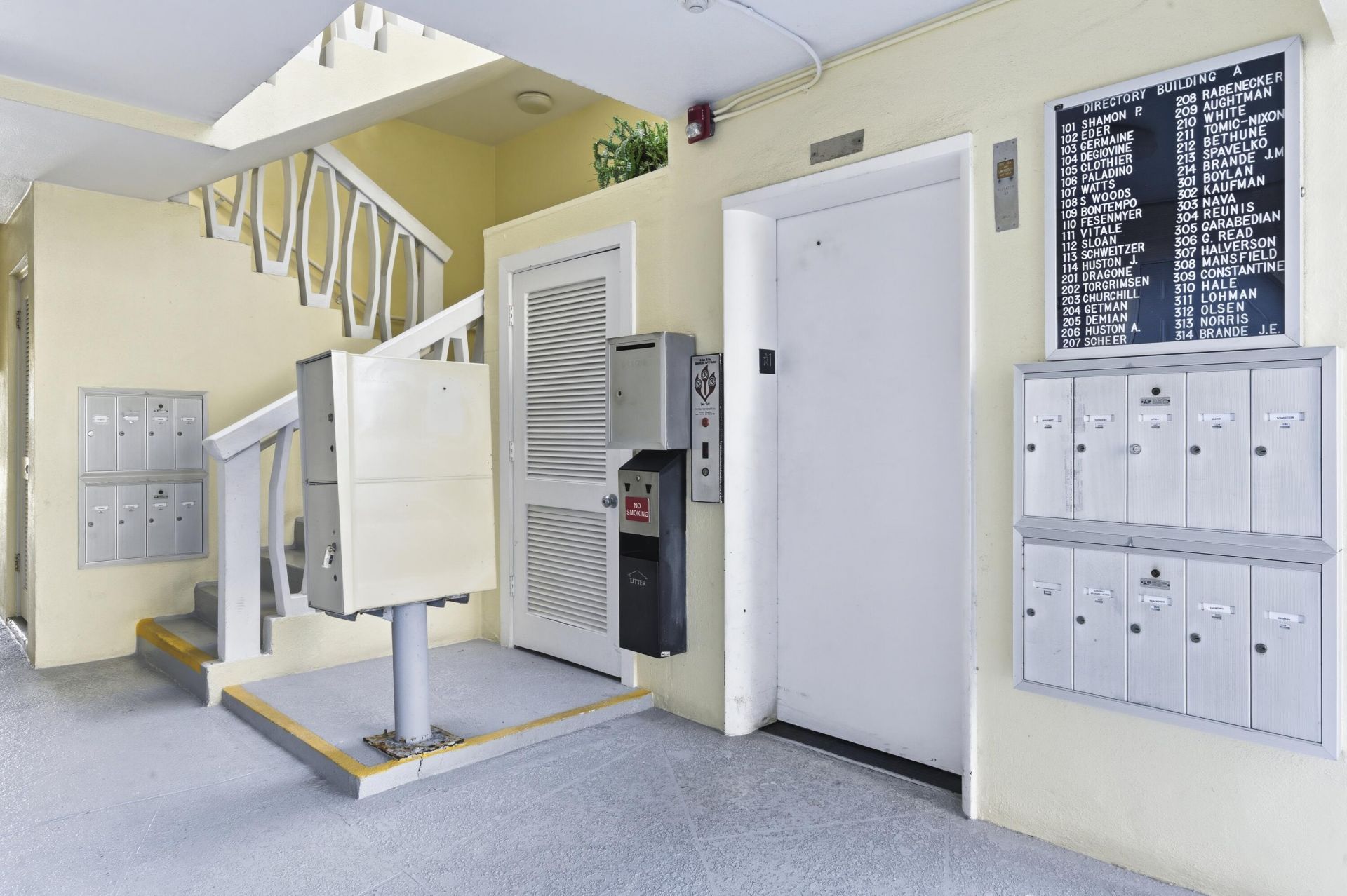 100 Doolen Court, Unit 203, North Palm Beach, FL 33408 Photo