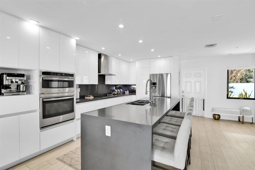 1035 Boca Cove Lane, Highland Beach, FL 33487 Photo
