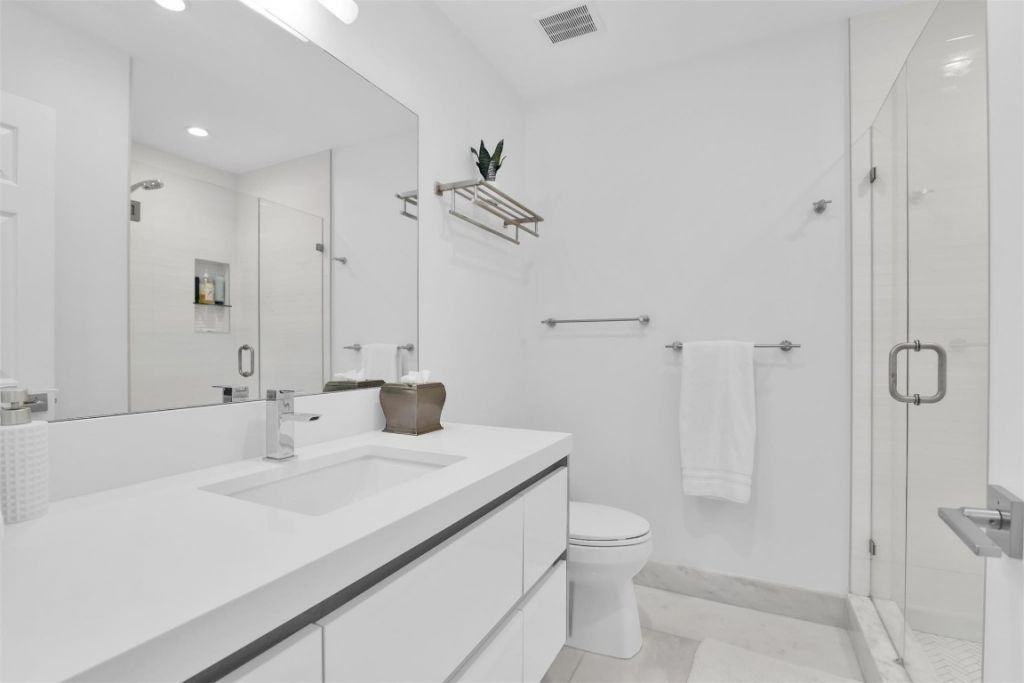 1035 Boca Cove Lane, Highland Beach, FL 33487 Photo