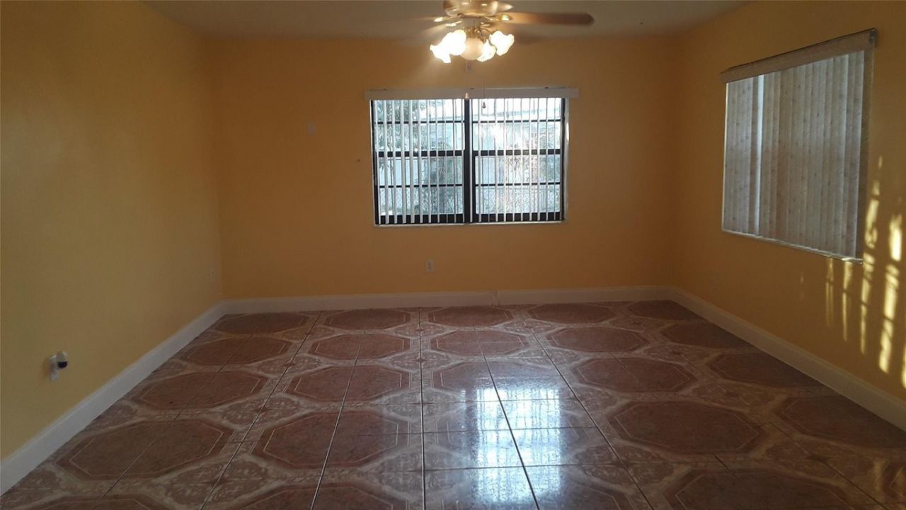 930 NE 160th Street, North Miami Beach, FL 33162 Photo