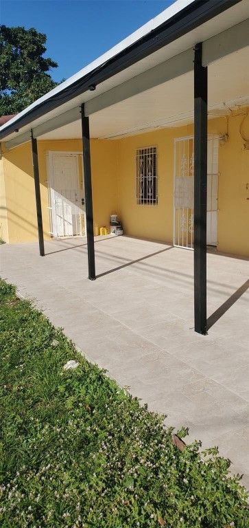 930 NE 160th Street, North Miami Beach, FL 33162 Photo