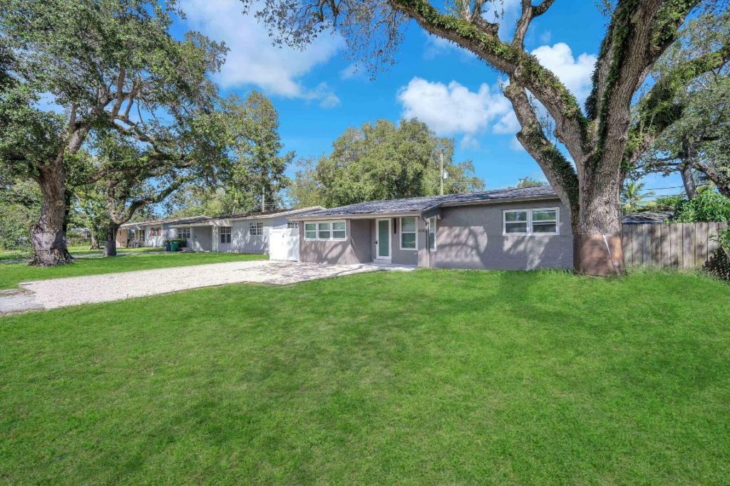 4640 SW 25th Ter, Dania Beach, FL 33312 Photo