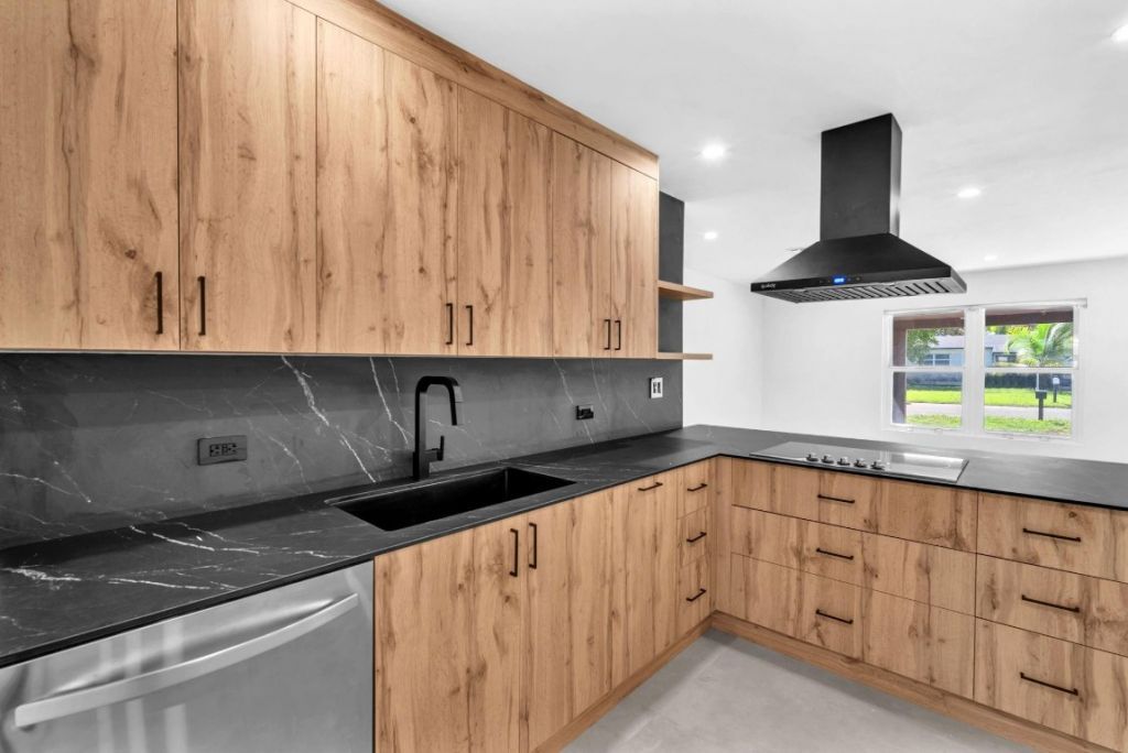 4640 SW 25th Ter, Dania Beach, FL 33312 Photo