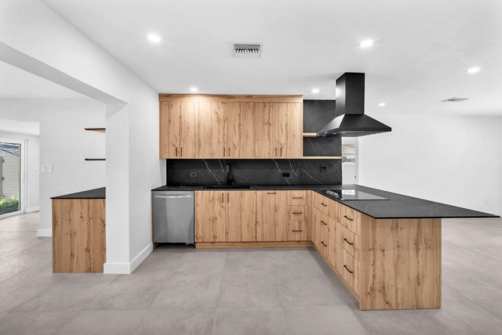 4640 SW 25th Ter, Dania Beach, FL 33312 Photo