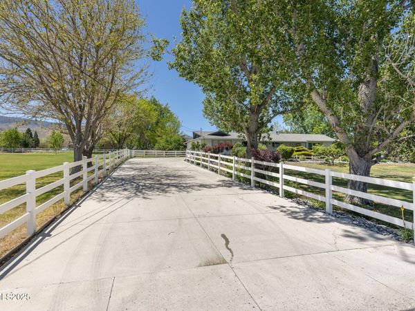 8355 Lakeside Drive, Reno, NV 89511