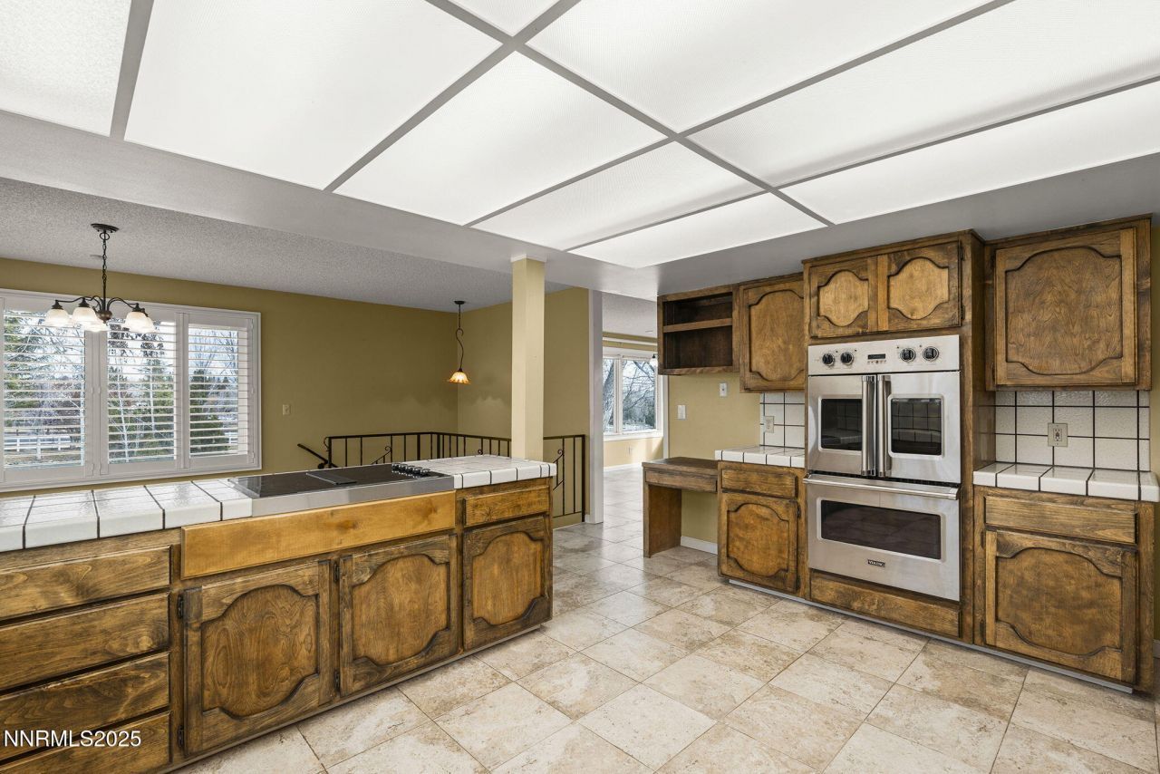 8355 Lakeside Drive, Reno, NV 89511 Photo