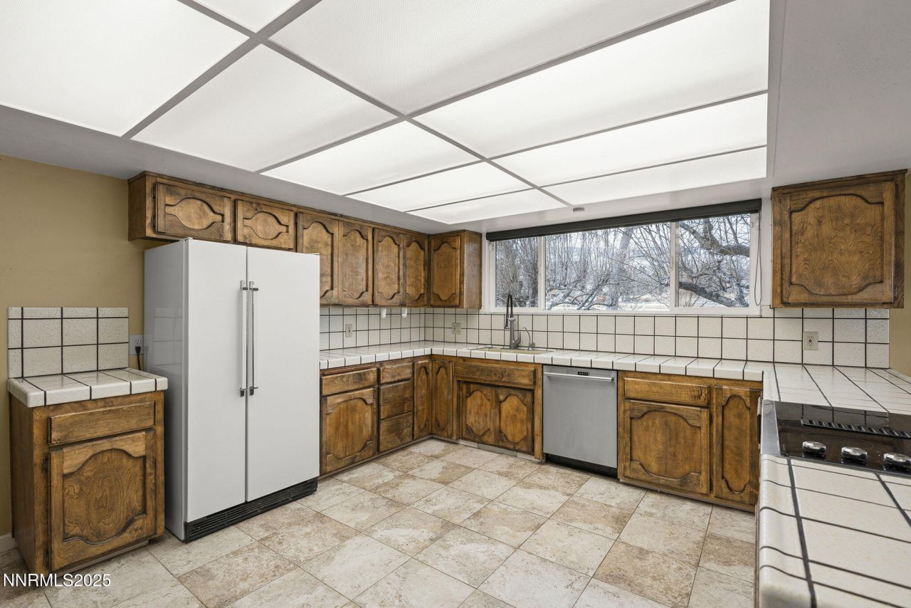 8355 Lakeside Drive, Reno, NV 89511 Photo