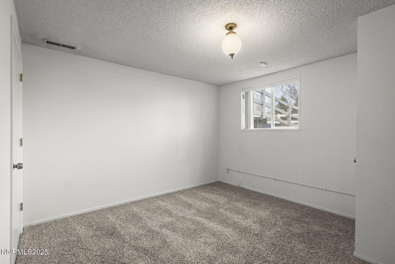 8355 Lakeside Drive, Reno, NV 89511 Photo