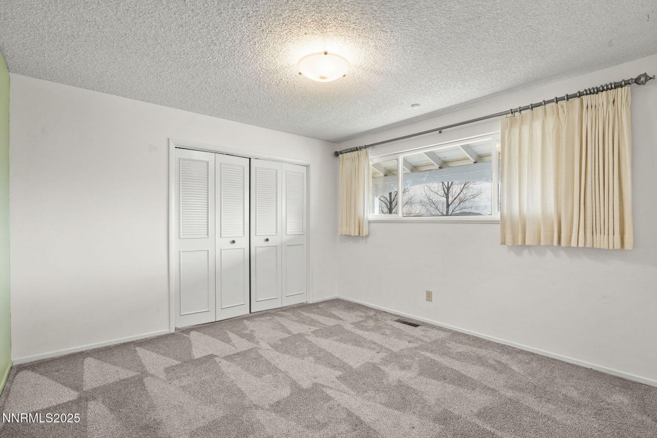 8355 Lakeside Drive, Reno, NV 89511 Photo