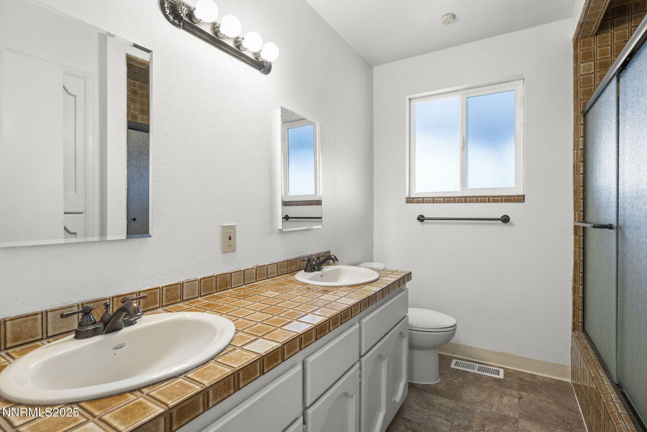 8355 Lakeside Drive, Reno, NV 89511 Photo