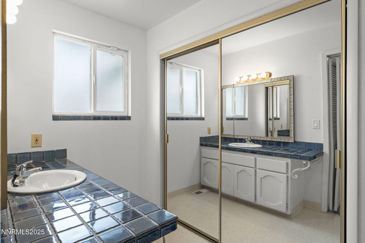 8355 Lakeside Drive, Reno, NV 89511 Photo