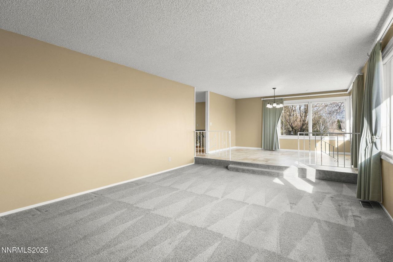 8355 Lakeside Drive, Reno, NV 89511 Photo