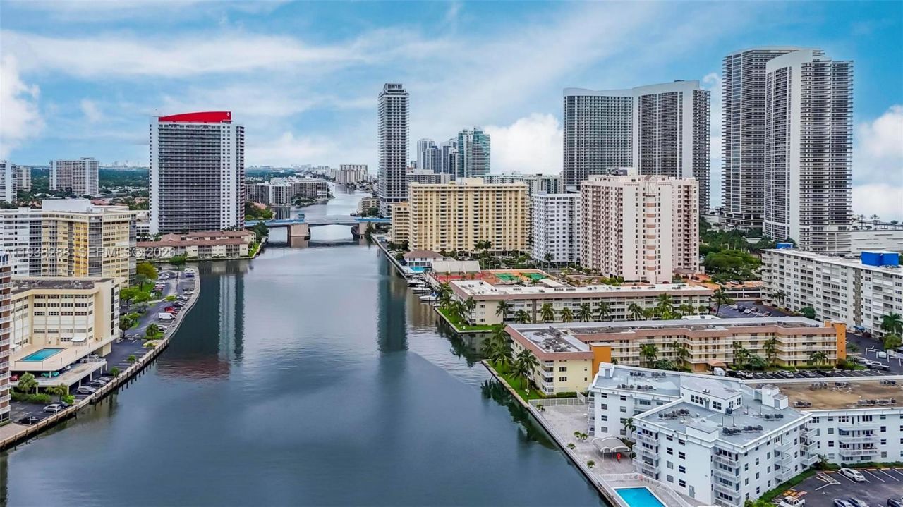 1945 S Ocean Dr , Unit 403, Hallandale Beach, FL 33009 Photo