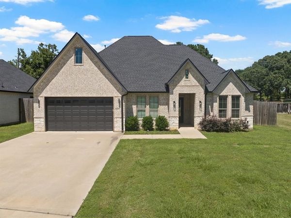 255 Kathryn's Court , Mount Pleasant, TX 75455