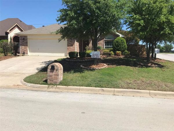 524 Caravan Drive, Fort Worth, TX 76131