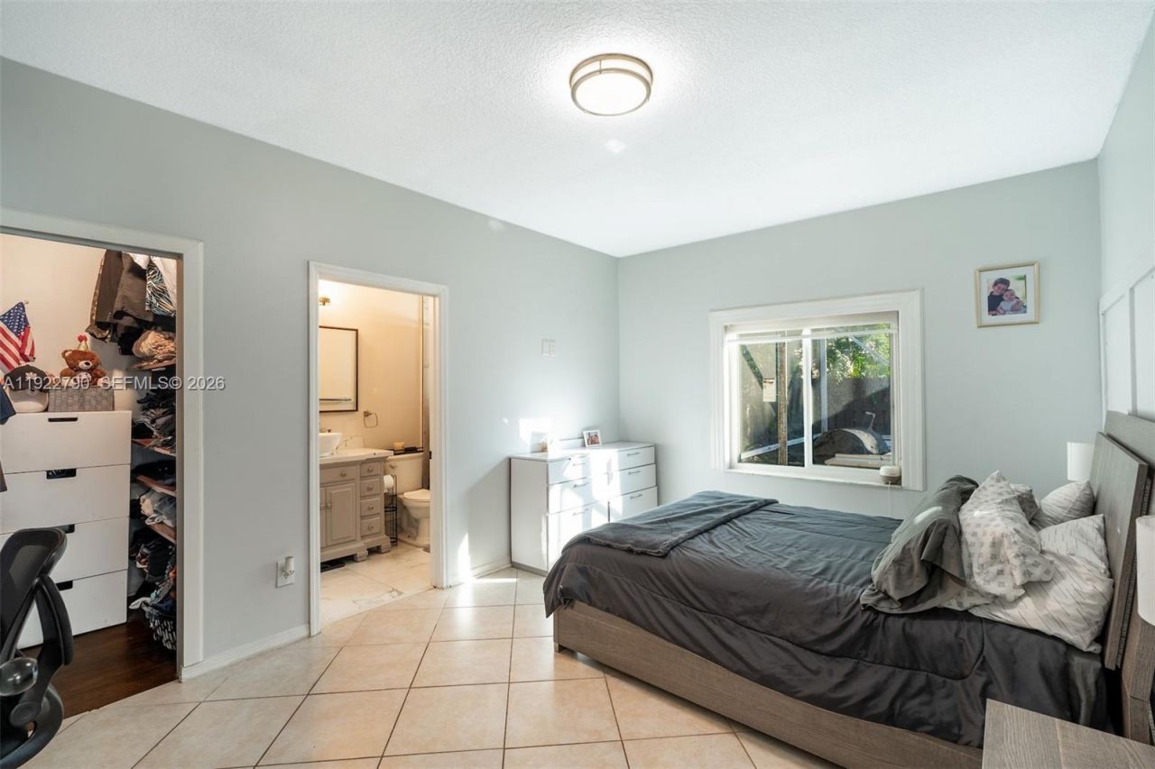 17082 NW 11th St, Pembroke Pines, FL 33028 Photo