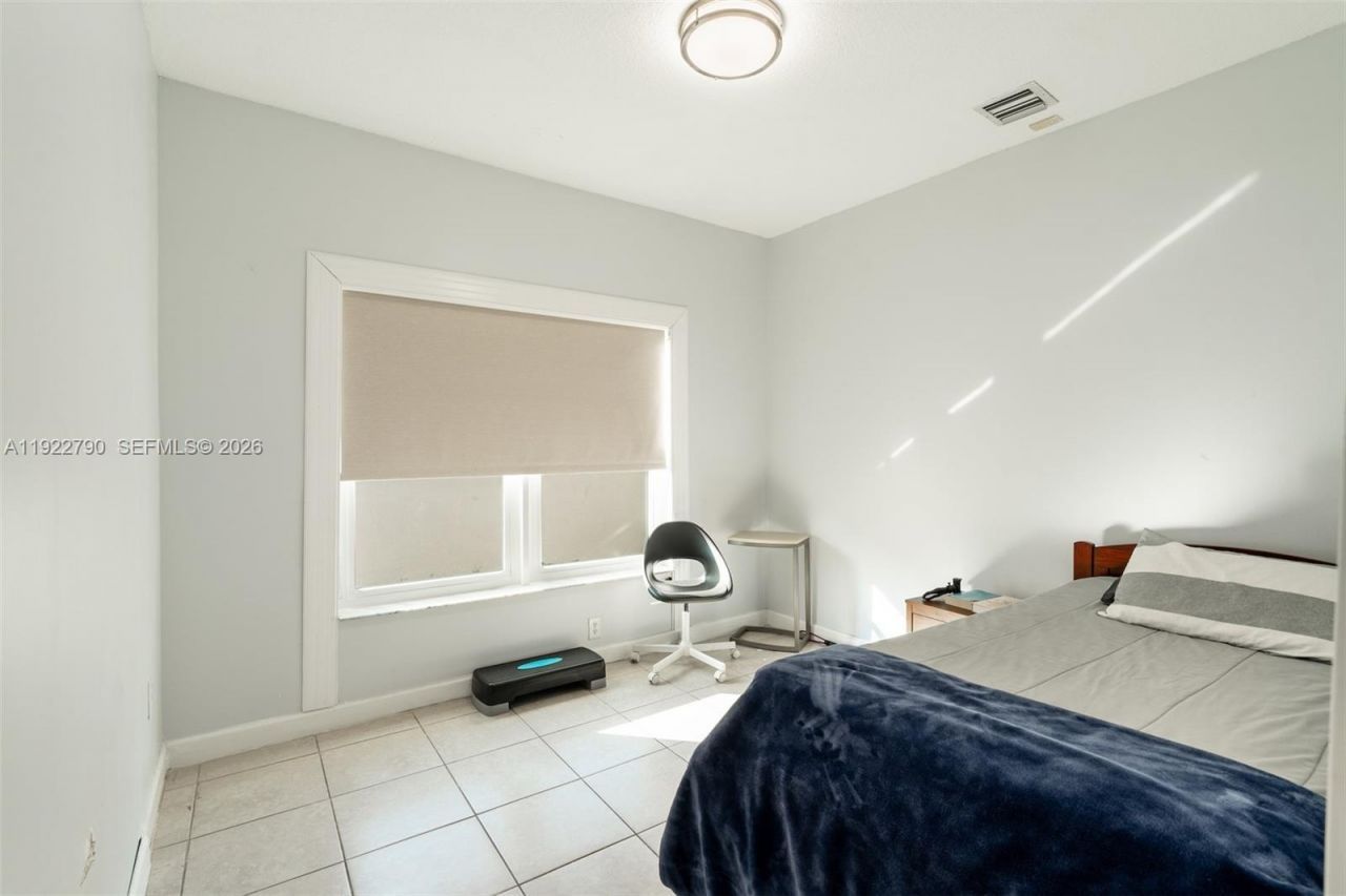 17082 NW 11th St, Pembroke Pines, FL 33028 Photo