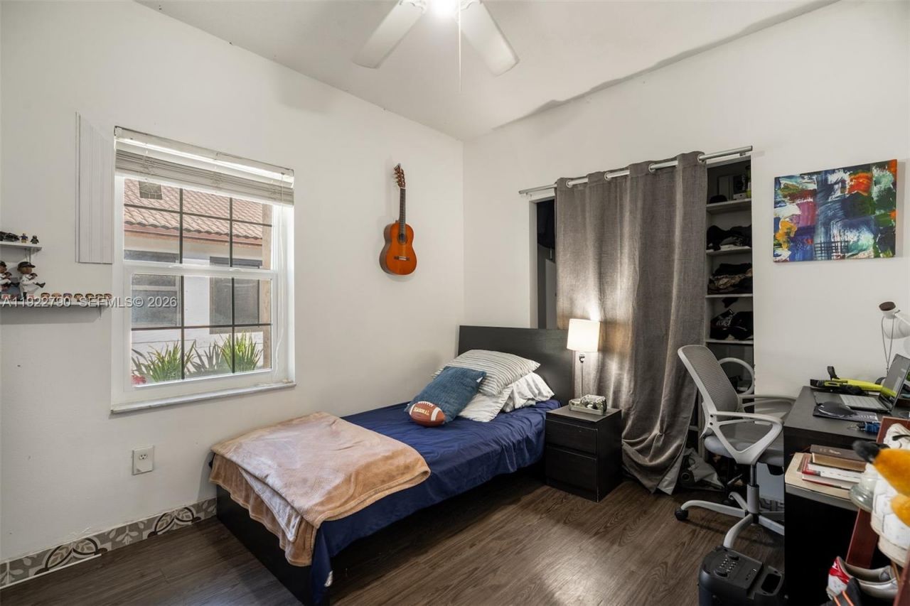 17082 NW 11th St, Pembroke Pines, FL 33028 Photo