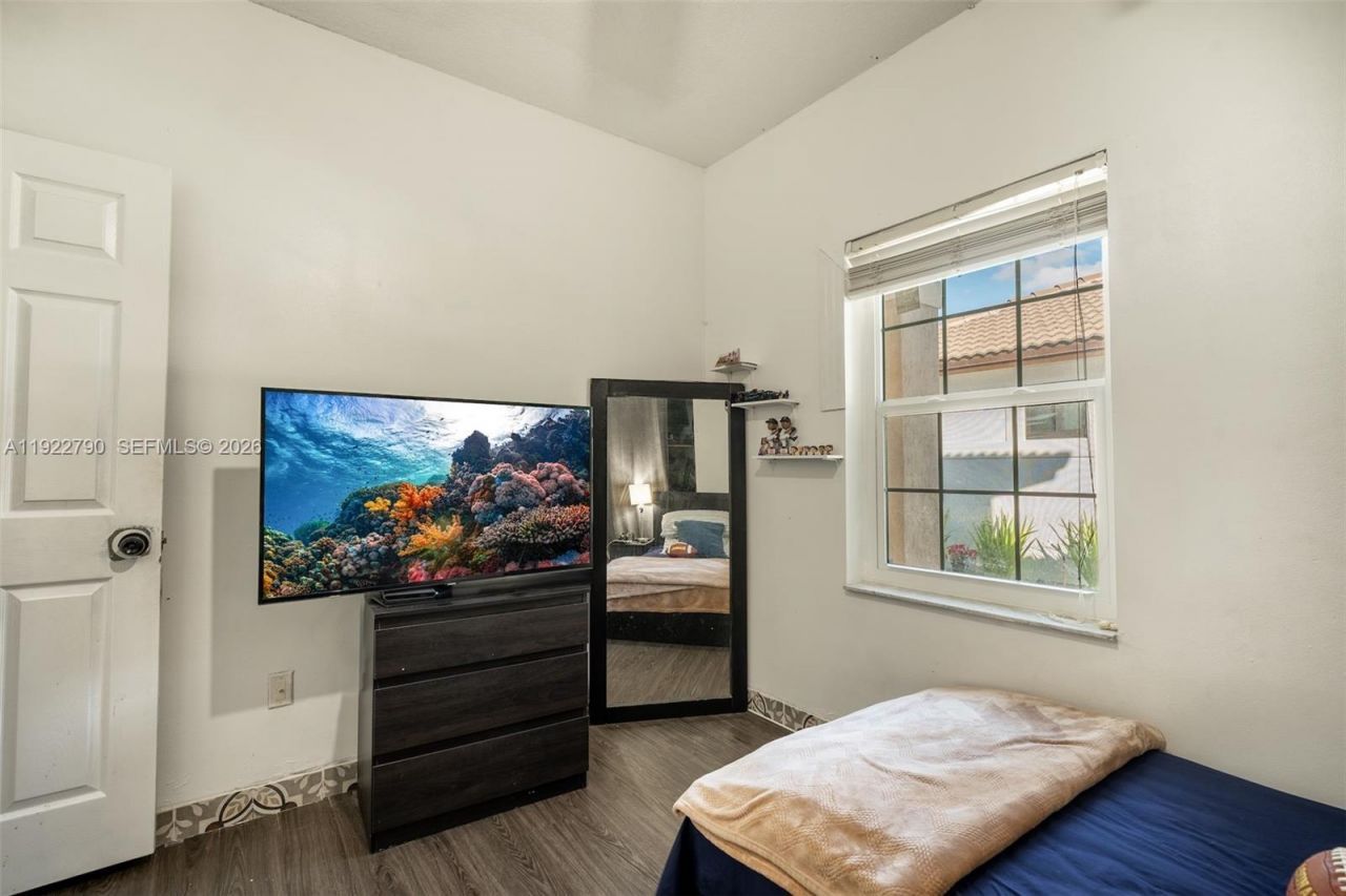 17082 NW 11th St, Pembroke Pines, FL 33028 Photo