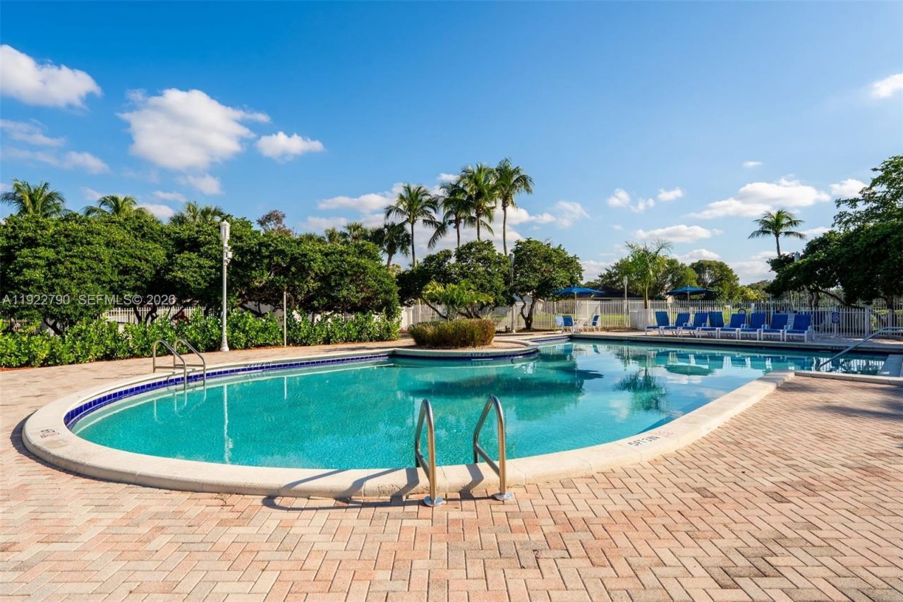 17082 NW 11th St, Pembroke Pines, FL 33028 Photo