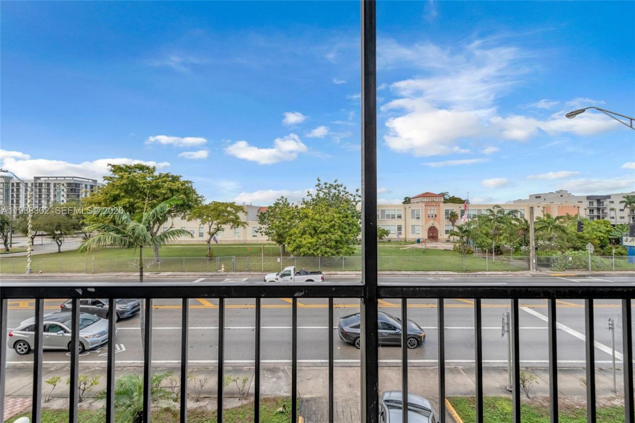 1250 NE 125th St, Unit 311C, North Miami, FL 33161 Photo