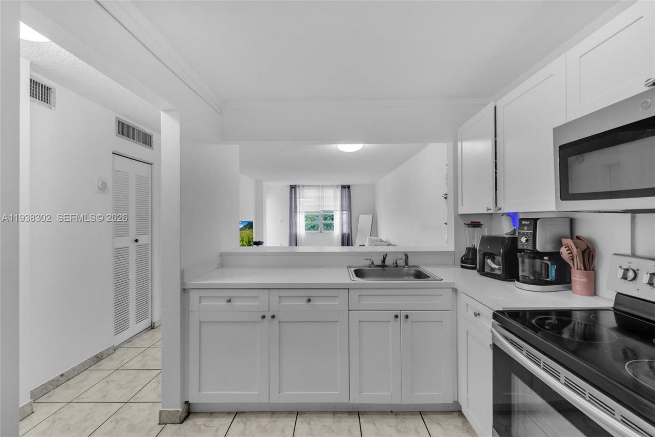 1250 NE 125th St, Unit 311C, North Miami, FL 33161 Photo