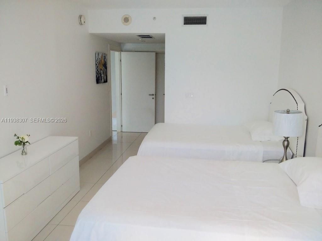 200 Biscayne Boulevard Way, Unit 906, Miami, FL 33131 Photo