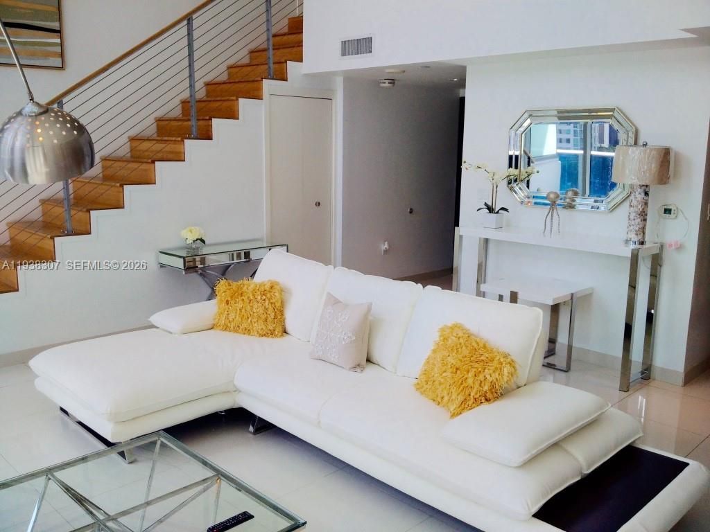 200 Biscayne Boulevard Way, Unit 906, Miami, FL 33131 Photo