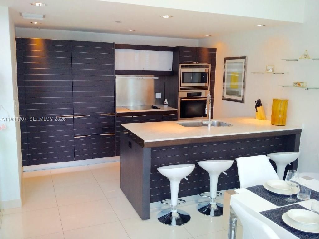 200 Biscayne Boulevard Way, Unit 906, Miami, FL 33131 Photo