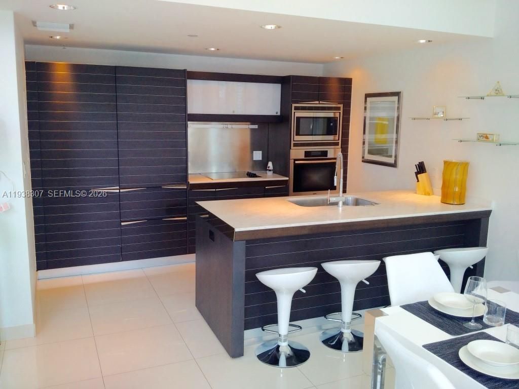 200 Biscayne Boulevard Way, Unit 906, Miami, FL 33131 Photo