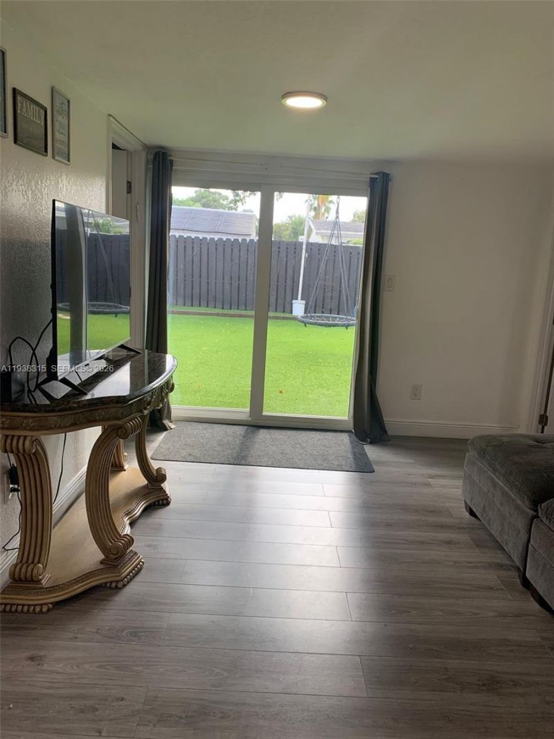 6620 Custer St, Hollywood, FL 33024 Photo