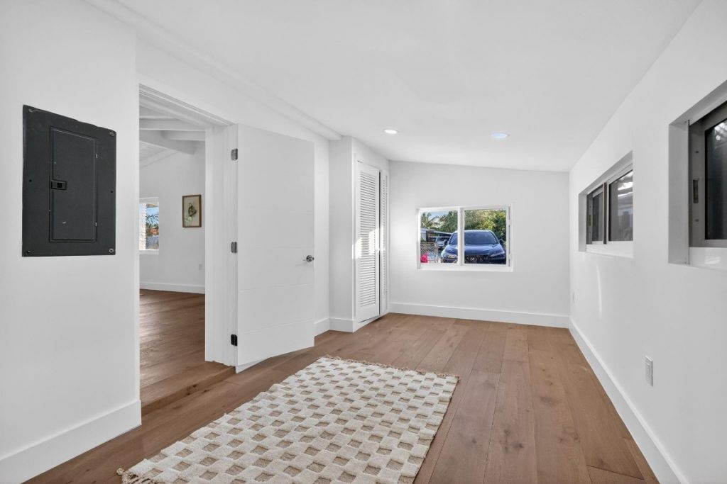 621 1st Street, Hialeah, FL 33010 Photo