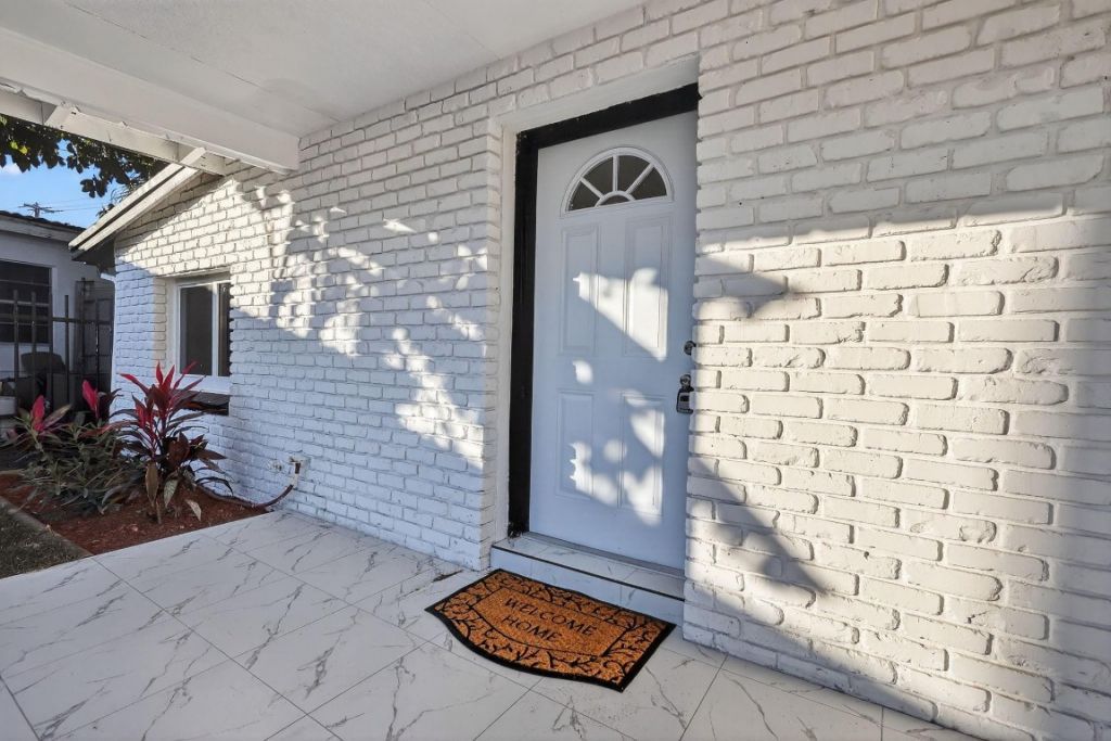 621 1st Street, Hialeah, FL 33010 Photo