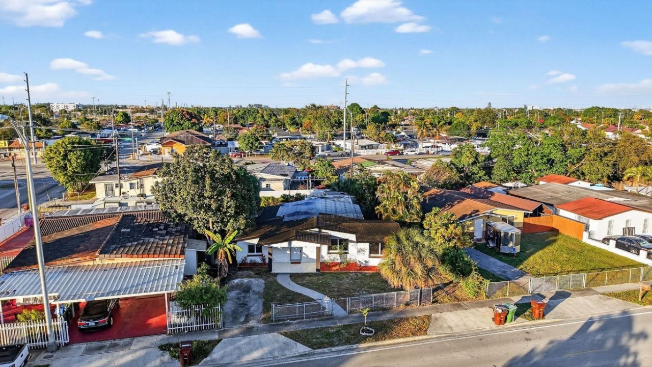 621 1st Street, Hialeah, FL 33010 Photo