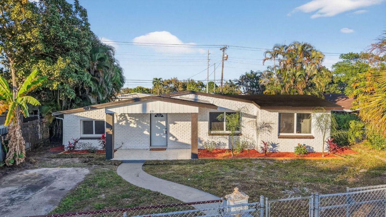 621 1st Street, Hialeah, FL 33010 Photo