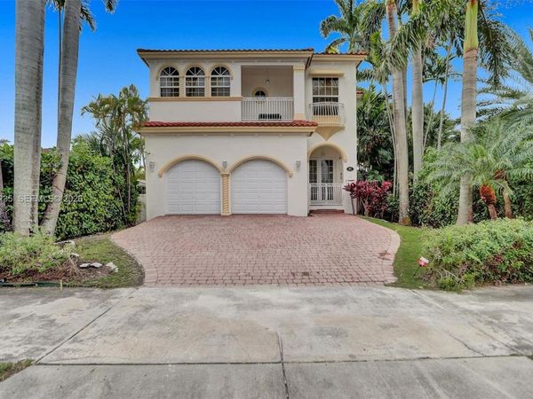 832 Hollywood Blvd, Hollywood, FL 33019