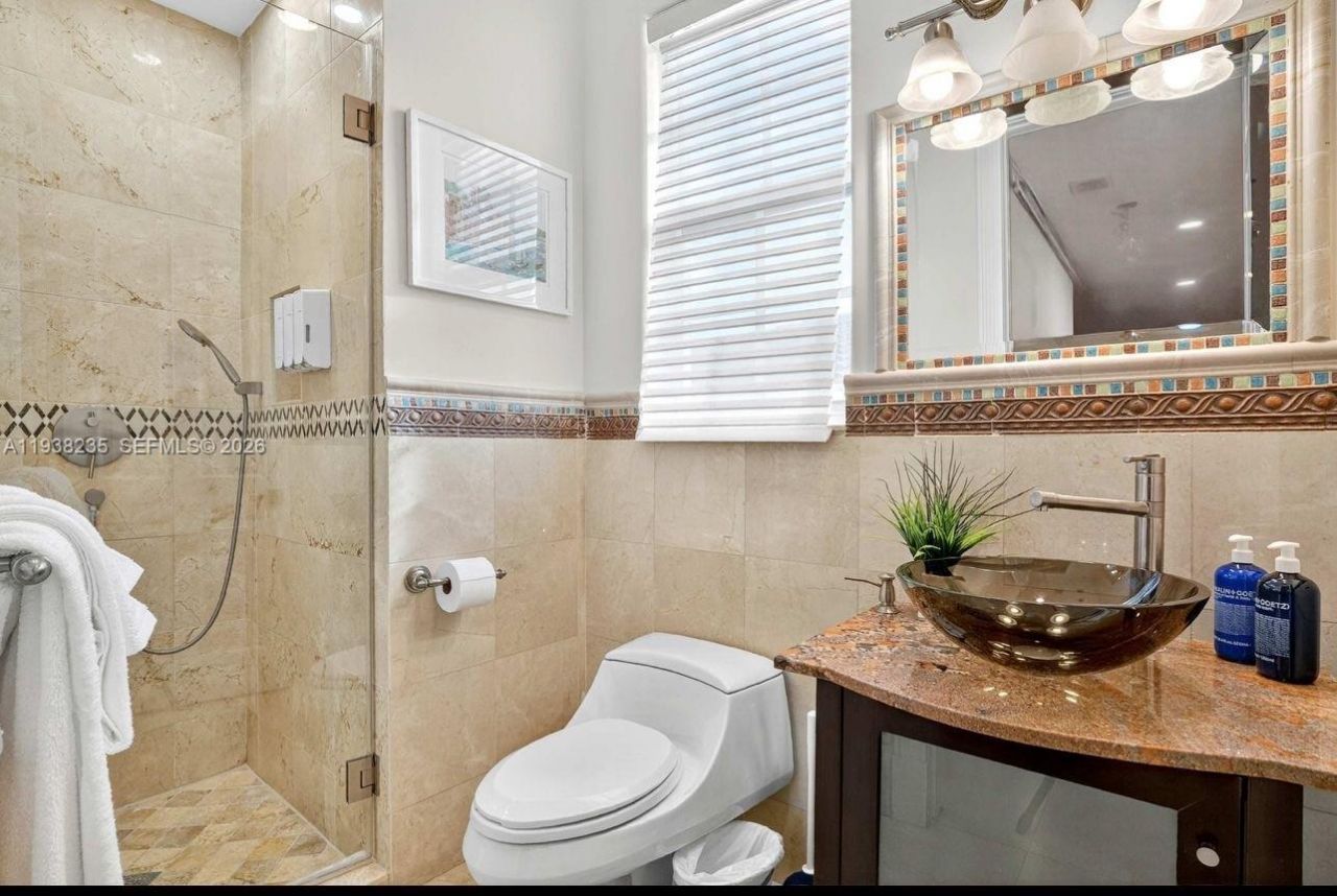 832 Hollywood Blvd, Hollywood, FL 33019 Photo