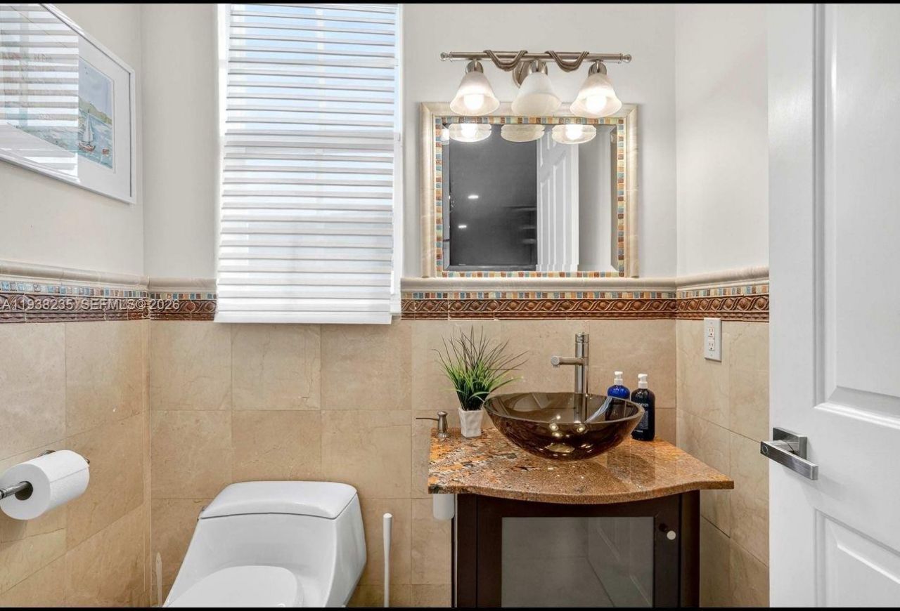 832 Hollywood Blvd, Hollywood, FL 33019 Photo