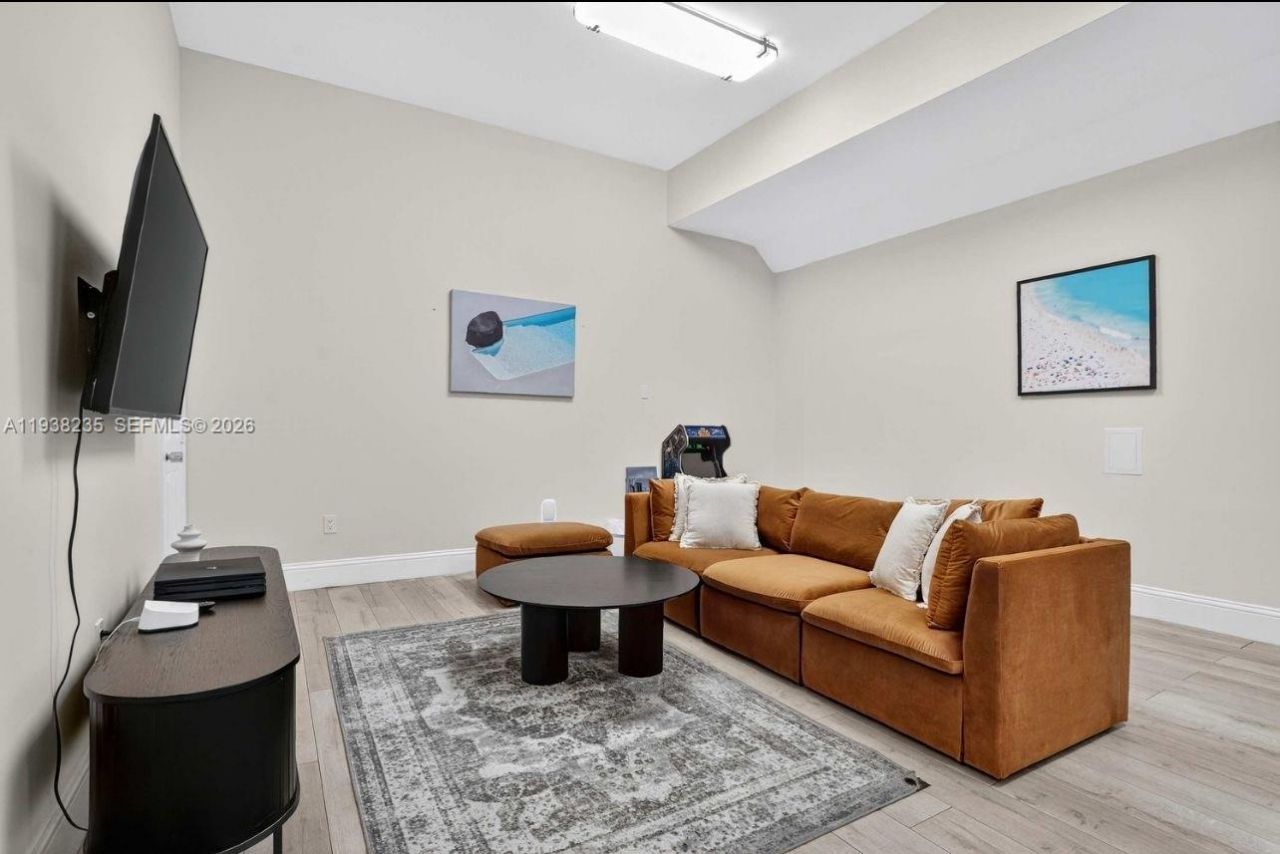 832 Hollywood Blvd, Hollywood, FL 33019 Photo