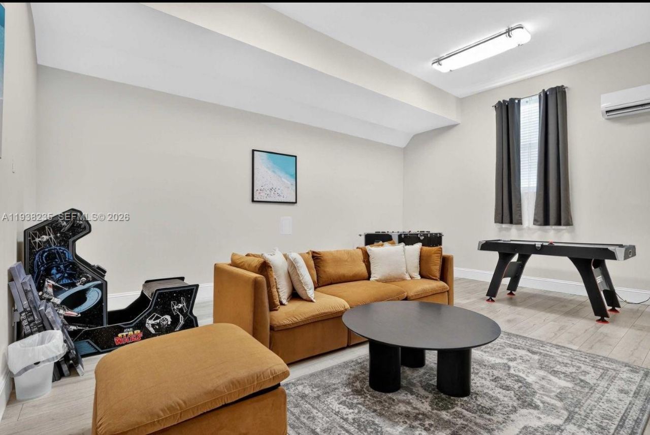 832 Hollywood Blvd, Hollywood, FL 33019 Photo