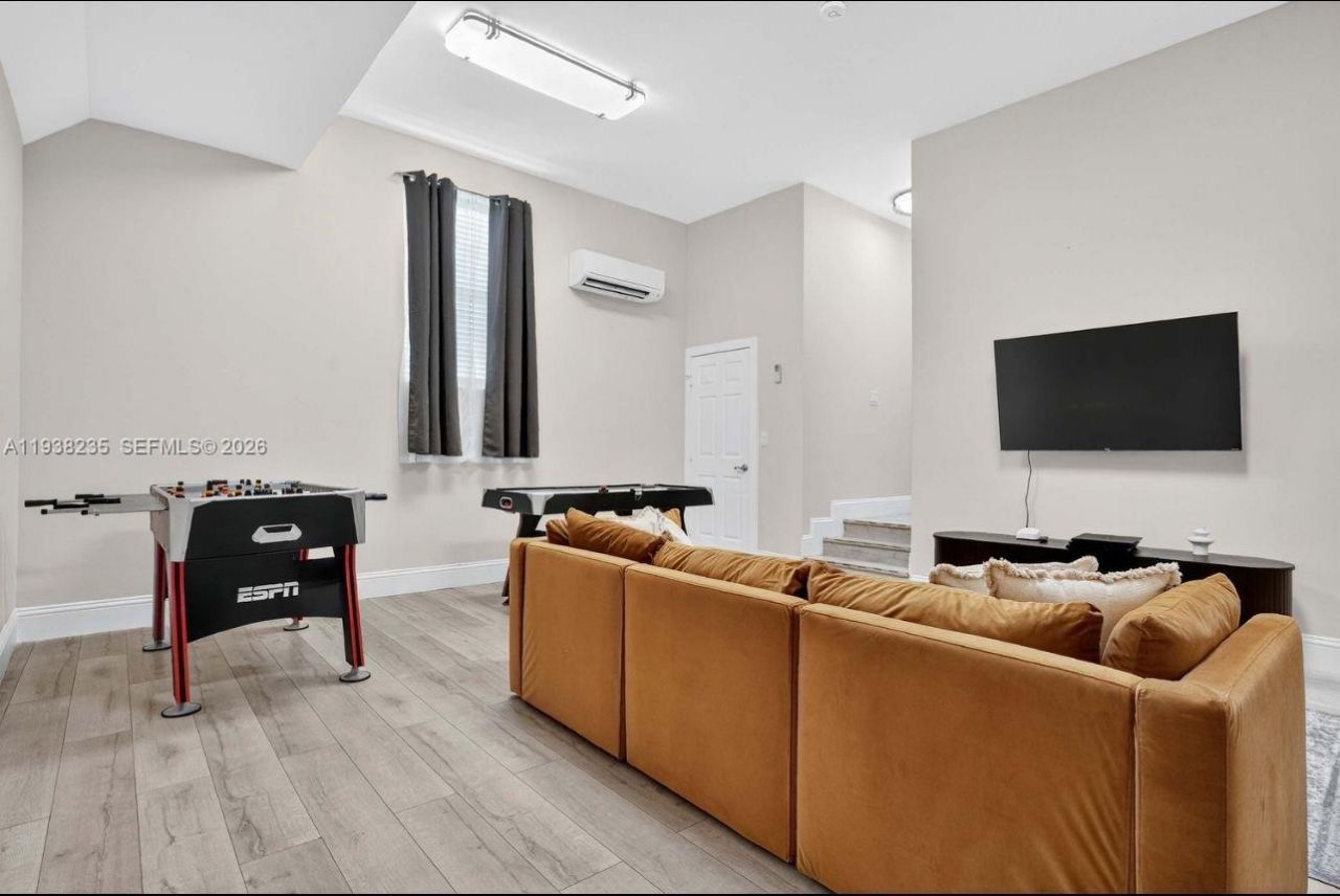 832 Hollywood Blvd, Hollywood, FL 33019 Photo