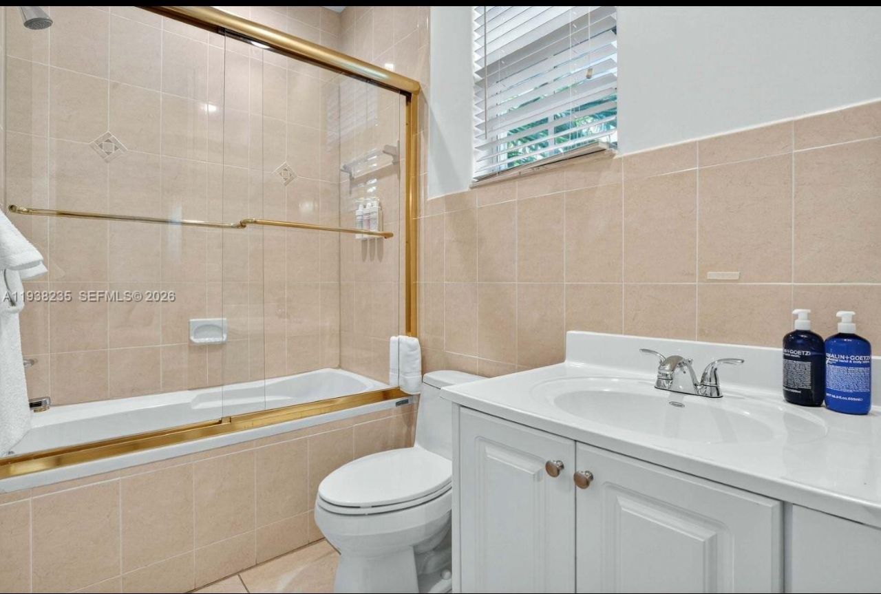 832 Hollywood Blvd, Hollywood, FL 33019 Photo